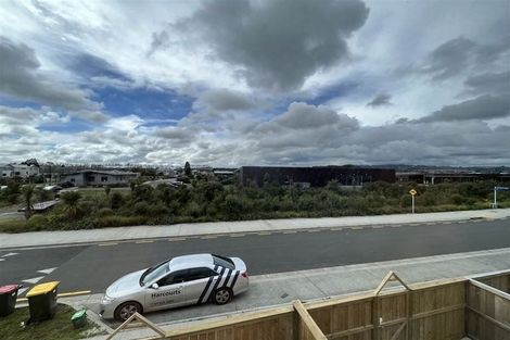 Photo of property in 11 Kaha Road, Takanini, 2110