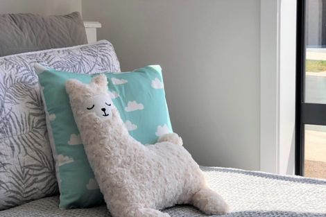 Photo of property in 53 Vinistra Road, Kumeu, 0810