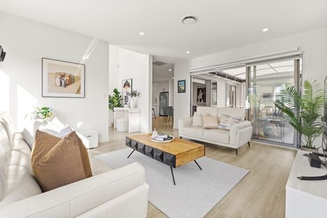 Photo of property in 12 Pommes Way, Silverdale, 0932