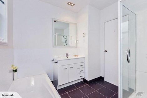 Photo of property in 17 Blacklock Avenue, Henderson, Auckland, 0612