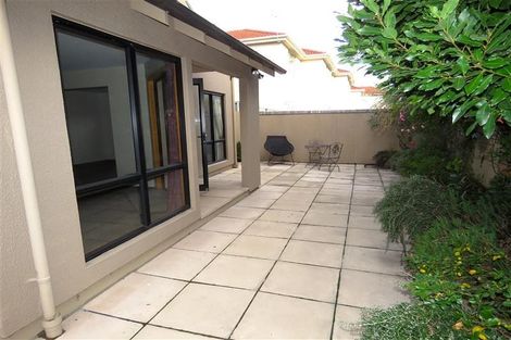 Photo of property in 26 Oakford Close, Riccarton, Christchurch, 8011