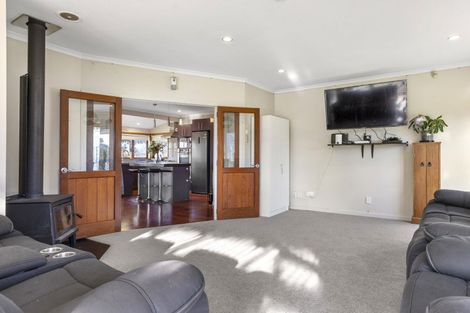 Photo of property in 90 Tamatea Road, Taupo, 3330