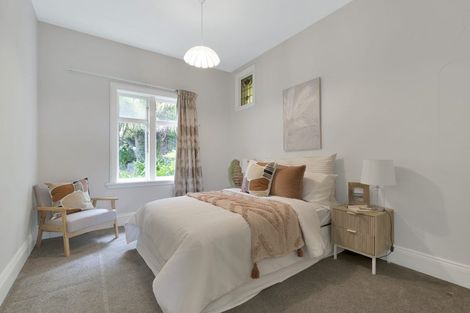 Photo of property in 92 Dyers Pass Road, Cashmere, Christchurch, 8022