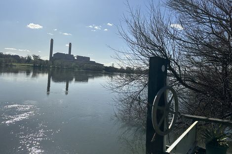 Photo of property in 220 Great South Road, Huntly, 3700