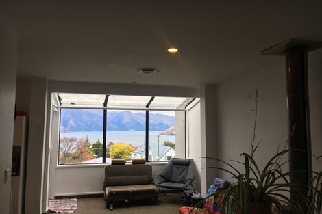 Photo of property in 17a Wynyard Crescent, Fernhill, Queenstown, 9300