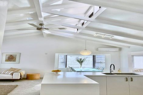 Photo of property in 19 Zita Avenue, Matakatia, Whangaparaoa, 0930