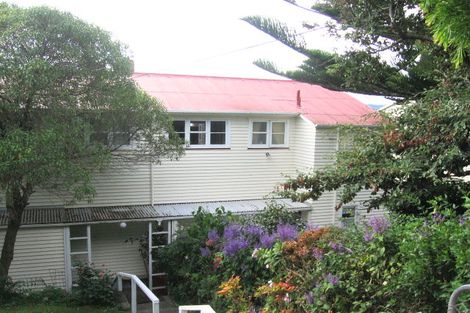 Photo of property in 9 Lyons Crescent, Strathmore Park, Wellington, 6022