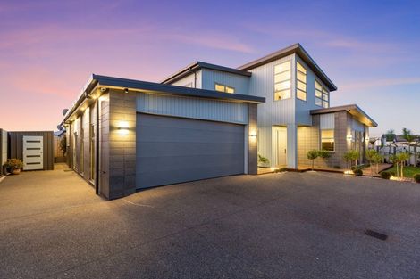 Photo of property in 64 Sandhurst Drive, Papamoa Beach, Papamoa, 3118