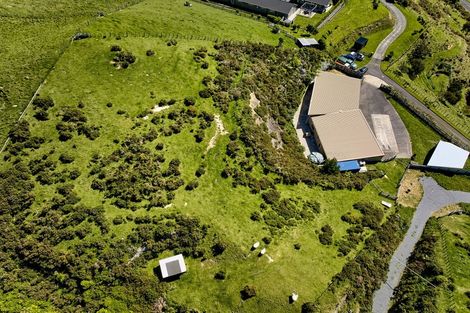 Photo of property in 132 Bing Lucas Drive, Tawa, Wellington, 5028