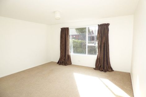 Photo of property in 16 Cricklewood Place, Avonhead, Christchurch, 8042