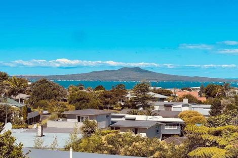 Photo of property in 86 Parr Terrace, Castor Bay, Auckland, 0620