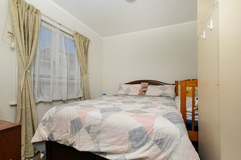 Photo of property in 1 Miltonia Avenue, Te Atatu South, Auckland, 0610