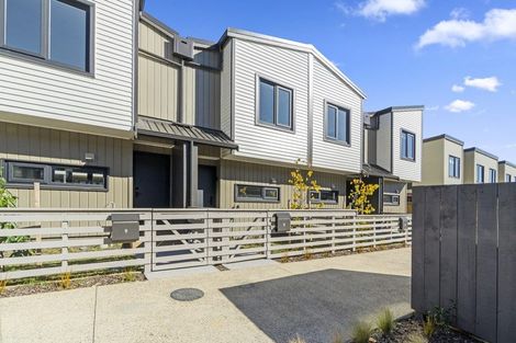 Photo of property in 11 Te Puketoka Lane, Mangere, Auckland, 2022