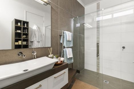 Photo of property in 89a Beach Haven Road, Beach Haven, Auckland, 0626