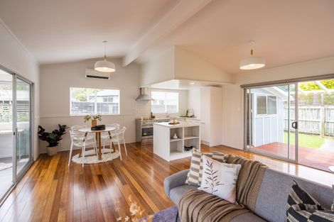 Photo of property in 23 Greenaway Road, Waikanae, 5036