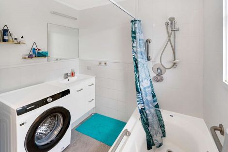 Photo of property in 4 John Road, Fairy Springs, Rotorua, 3015