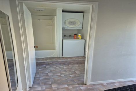Photo of property in 2 Lexington Drive, Botany Downs, Auckland, 2010