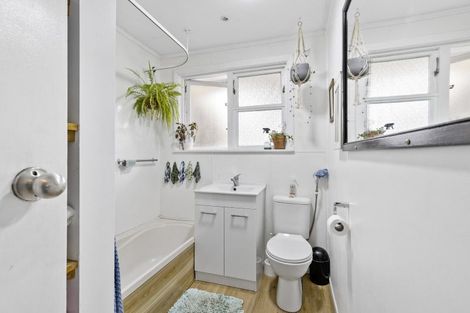 Photo of property in 12 Collins Crescent, Feilding, 4702