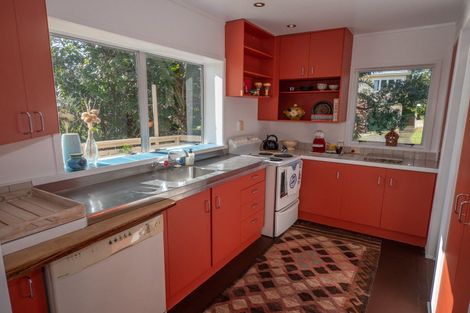 Photo of property in 5 Seaview Road, Cable Bay, 0420