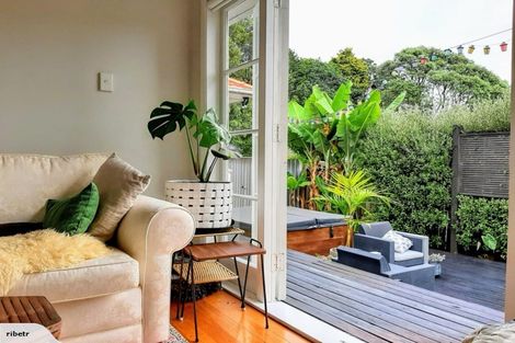 Photo of property in 2 Jutland Road, Pukekohe, 2120