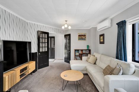 Photo of property in 30 Nikau Street, Inglewood, 4330