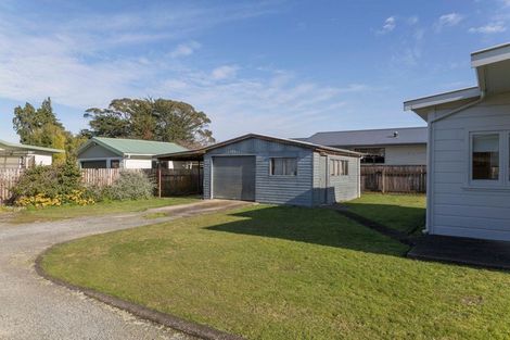 Photo of property in 27 Smith Street, Dannevirke, 4930