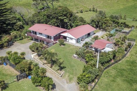 Photo of property in 476 Rehutai Road, Baylys Beach, Dargaville, 0377