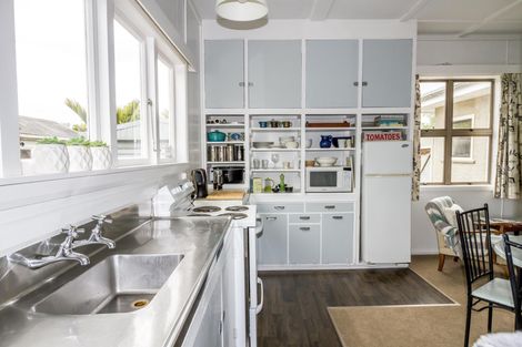 Photo of property in 90 Lyndhurst Street, Takaro, Palmerston North, 4412