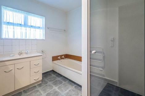 Photo of property in 18 Tararua Street, Paraparaumu, 5032