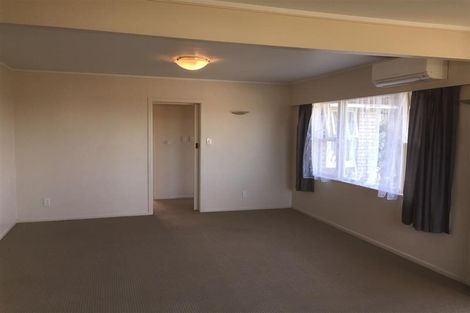 Photo of property in 196 Waimumu Road, Massey, Auckland, 0614