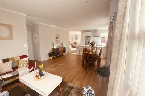 Photo of property in 20 Samuel Cassidy Avenue, Swanson, Auckland, 0614