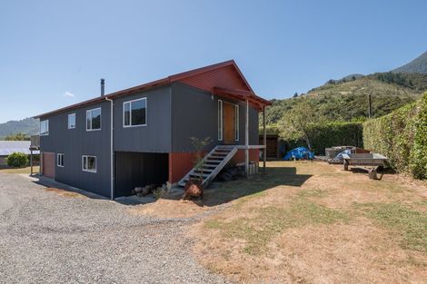 Photo of property in 17 Okiwi Crescent, Okiwi Bay, French Pass, 7193