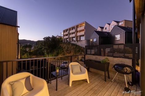 Photo of property in 4 Jean Caldwell Way, Island Bay, Wellington, 6023