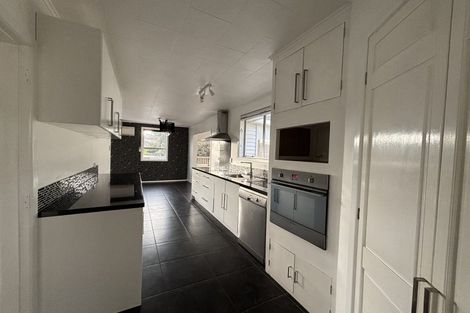 Photo of property in 40 Cumberland Street, Merrilands, New Plymouth, 4312