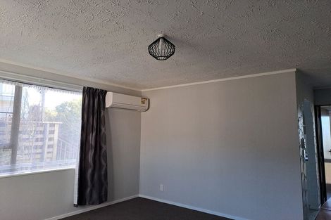 Photo of property in 67ab Thurleigh Grove, Karori, Wellington, 6012