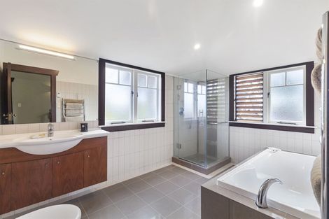 Photo of property in 1 Wicklow Road, Narrow Neck, Auckland, 0622