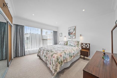 Photo of property in 10 Alf Walker Place, Papakura, 2110