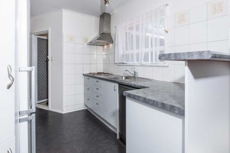 Photo of property in 6 Edgewood Way, Henderson, Auckland, 0612