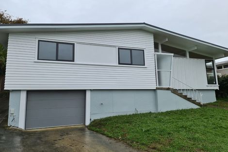 Photo of property in 13 Wylie Avenue, Sunnynook, Auckland, 0620