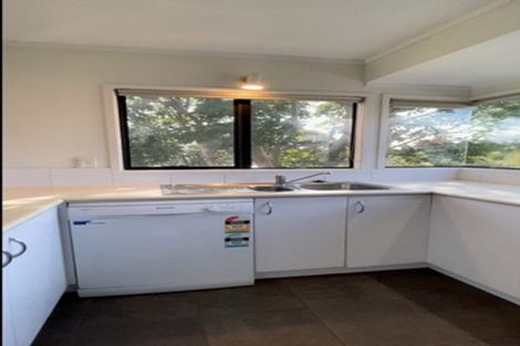 Photo of property in 2/5 Tahinga Street, Northcote, Auckland, 0627