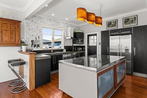 Photo of property in 236 Kennedy Road, Onekawa, Napier, 4110