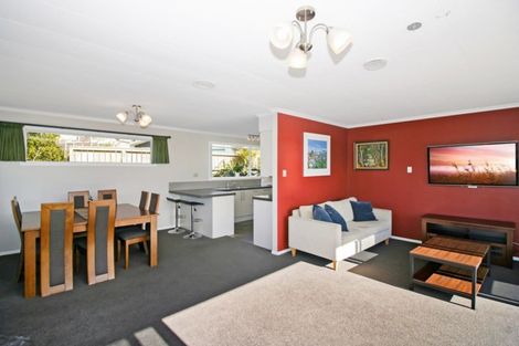 Photo of property in 3b Montana Place, Merrilands, New Plymouth, 4312