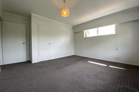 Photo of property in 24 Mirrabooka Avenue, Botany Downs, Auckland, 2010