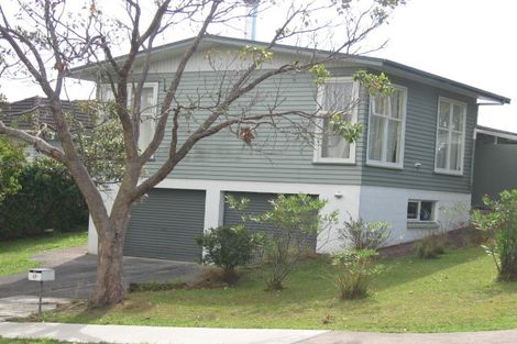 Photo of property in 27 Carole Crescent, Pakuranga, Auckland, 2010