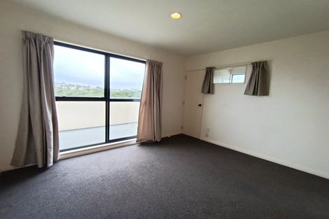 Photo of property in 21 Ladbrooke Drive, Newlands, Wellington, 6037