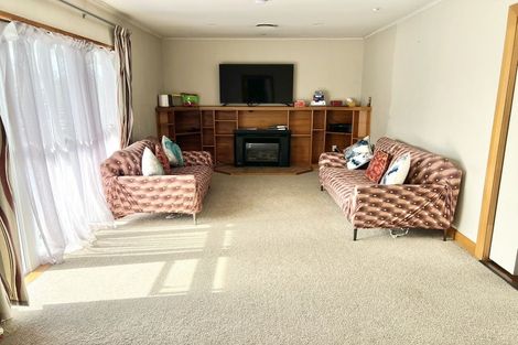 Photo of property in 14 Lyttelton Avenue, Forrest Hill, Auckland, 0620