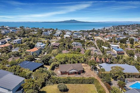 Photo of property in 28 Parr Terrace, Castor Bay, Auckland, 0620