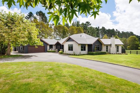 Photo of property in 7 Titirangi Drive, Fitzherbert, Palmerston North, 4471