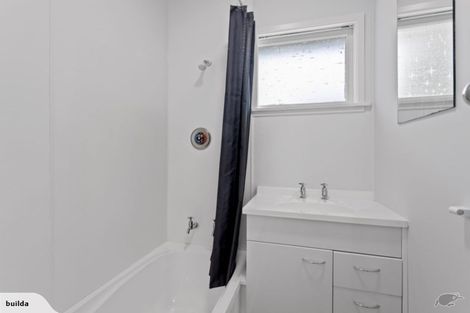 Photo of property in 1/12 Kathleen Street, Totara Vale, Auckland, 0627