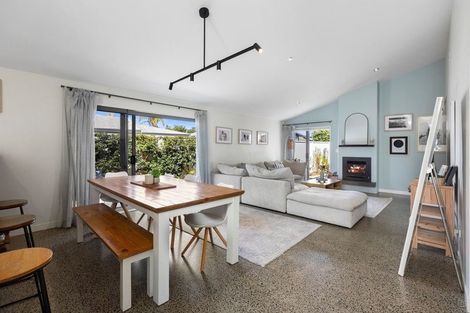 Photo of property in 7 Alice Lane, Papamoa Beach, Papamoa, 3118